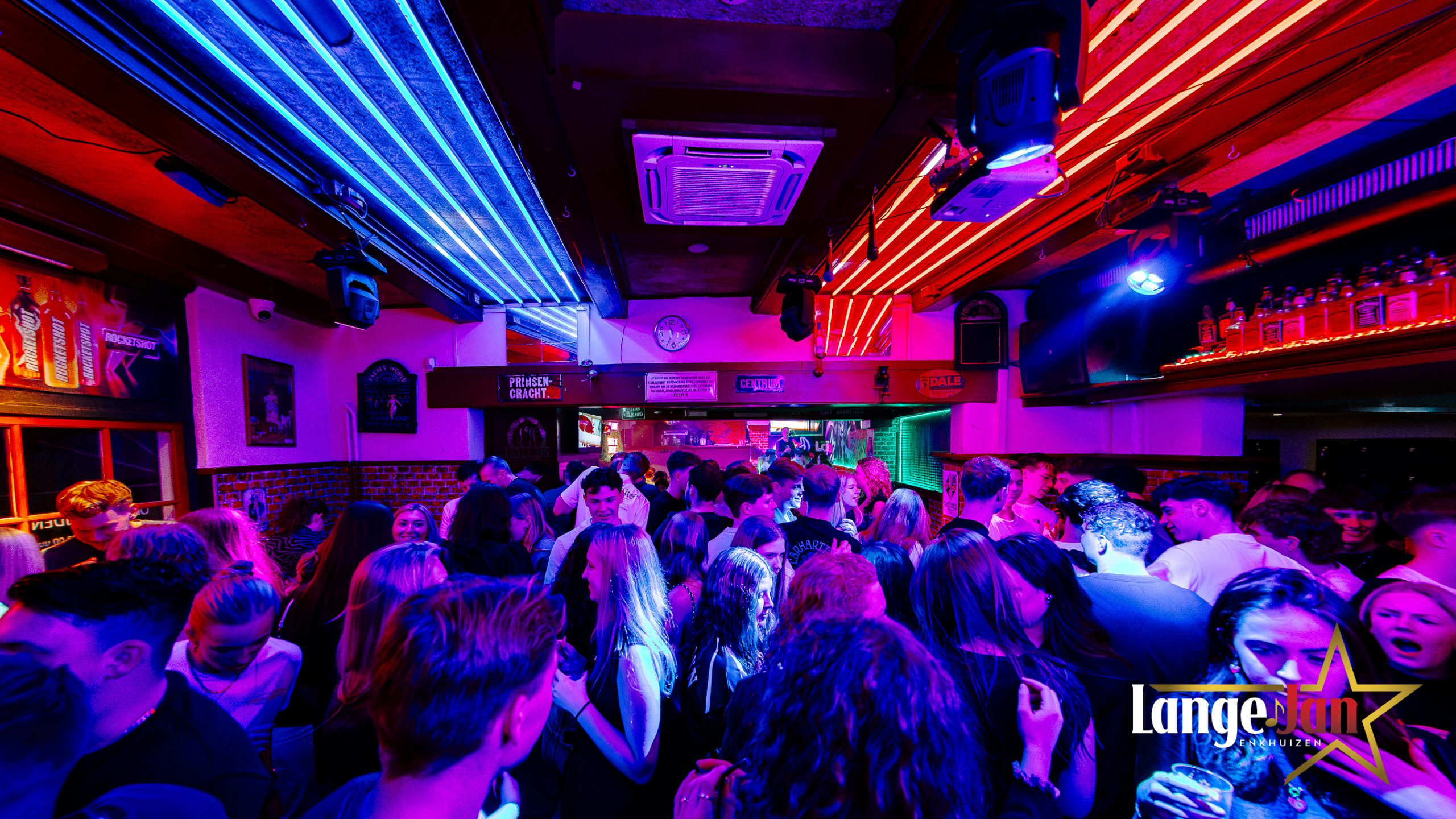 Volle zaal Lange Jan